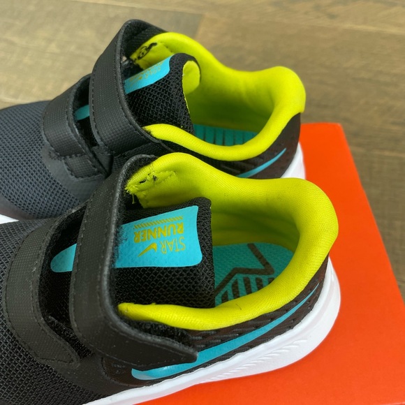 Nike Baby/Toddler Shoes - Picture 3 of 6